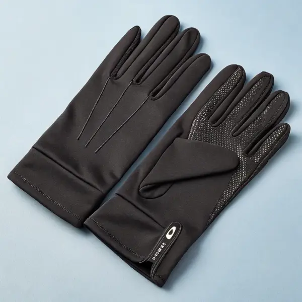 Smartphone-Compatible Gloves